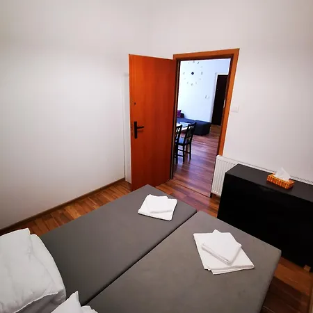 Apartament Instaldom *